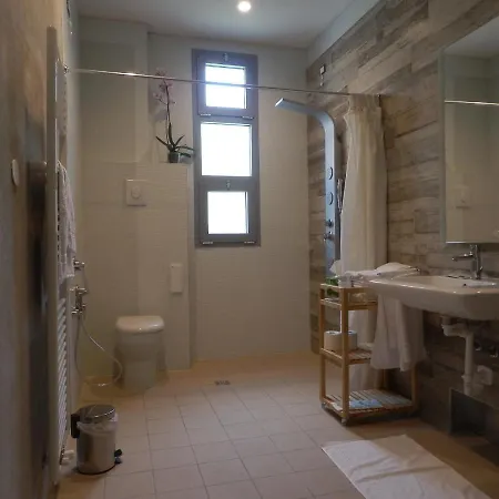 Bb Sharingloft Bed & Breakfast *